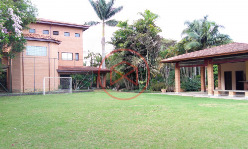 Chácara em Condomínio Fechado antes do centro! Interior de SP