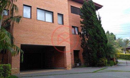 Chácara em Condomínio Fechado antes do centro! Interior de SP