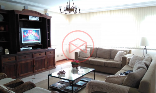 Chácara em Condomínio Fechado antes do centro! Interior de SP