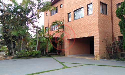 Chácara em Condomínio Fechado antes do centro! Interior de SP