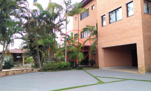 Chácara em Condomínio Fechado antes do centro! Interior de SP