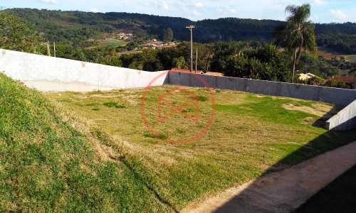 Chácara em Condomínio Fechado!! Interior de SP
