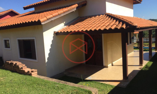 Chácara em Condomínio Fechado, Antes do Centro! Interior de SP