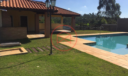 Chácara em Condomínio Fechado, Antes do Centro! Interior de SP