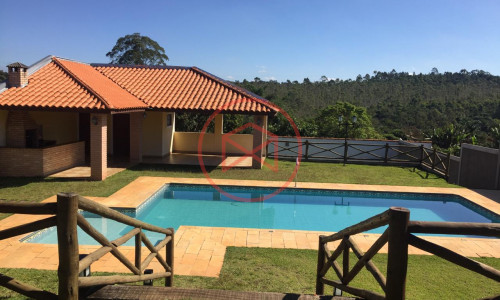 Chácara em Condomínio Fechado, Antes do Centro! Interior de SP