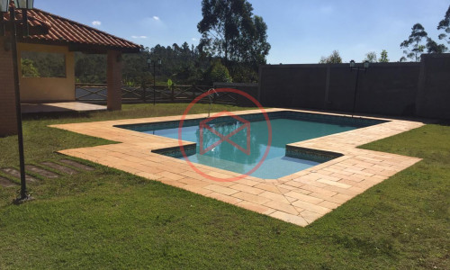 Chácara em Condomínio Fechado, Antes do Centro! Interior de SP