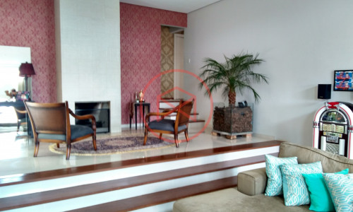 Casa de Campo em Condomínio Fechado de Alto Padrão. Interior de SP