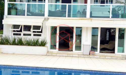 Casa de Campo em Condomínio Fechado de Alto Padrão. Interior de SP