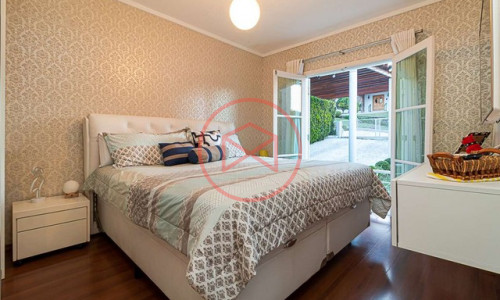 Casa de Campo em Condomínio Fechado de Alto Padrão. Interior de SP