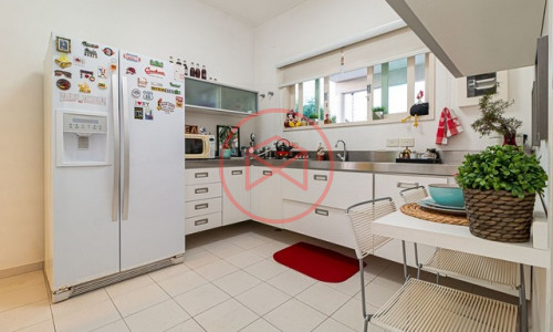 Casa de Campo em Condomínio Fechado de Alto Padrão. Interior de SP