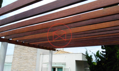 Casa de Campo em Condomínio Fechado de Alto Padrão. Interior de SP