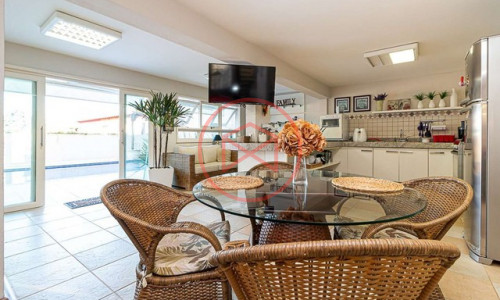 Casa de Campo em Condomínio Fechado de Alto Padrão. Interior de SP