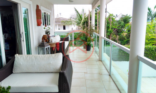 Casa de Campo em Condomínio Fechado de Alto Padrão. Interior de SP