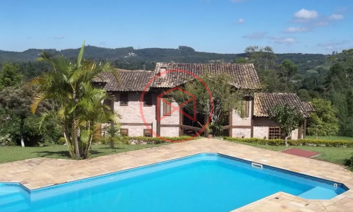 Chácara em Ibiúna antes do centro!!