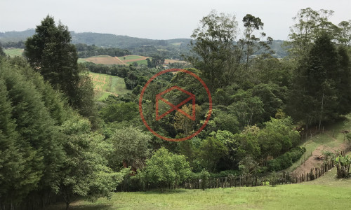 Chácara em Ibiúna antes do centro!!