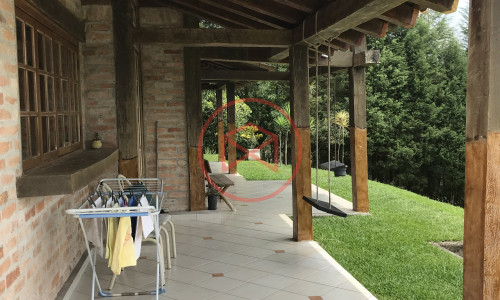 Chácara em Ibiúna antes do centro!!