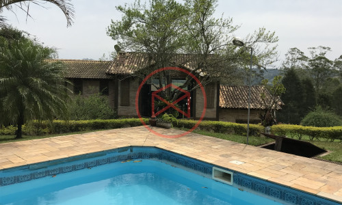 Chácara em Ibiúna antes do centro!!