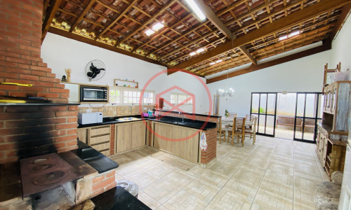 Chácara em Ibiuna antes do centro!! Interior de SP