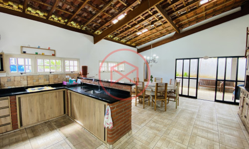 Chácara em Ibiuna antes do centro!! Interior de SP