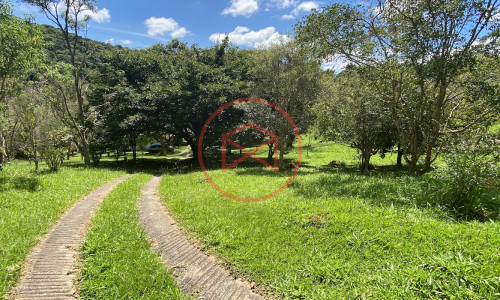 Sítio com 60.000 mts² em Ibiúna! Interior de SP