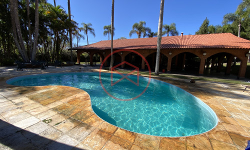 Chácara em Condomínio Fechado de Alto Padrão ante do Centro de Ibiúna.