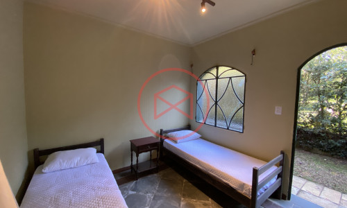 Chácara em Condomínio Fechado de Alto Padrão ante do Centro de Ibiúna.