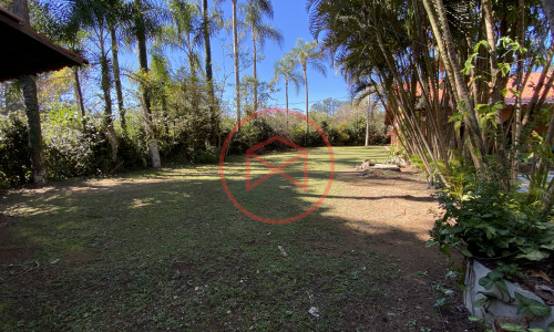 Chácara em Condomínio Fechado de Alto Padrão ante do Centro de Ibiúna.