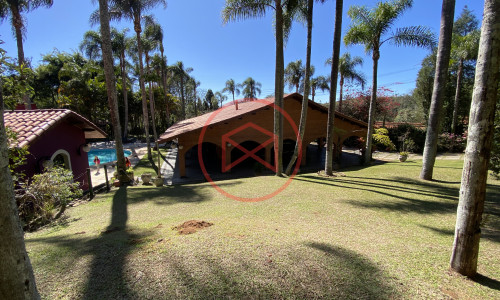 Chácara em Condomínio Fechado de Alto Padrão ante do Centro de Ibiúna.