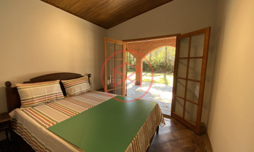 Chácara em Condomínio Fechado de Alto Padrão ante do Centro de Ibiúna.