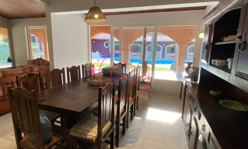 Chácara em Condomínio Fechado de Alto Padrão ante do Centro de Ibiúna.