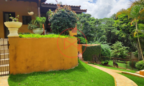 Chácara em Condomínio próximo ao Centro de Ibiúna! Interior de SP