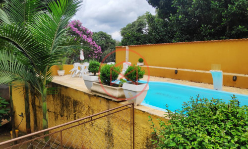 Chácara em Condomínio próximo ao Centro de Ibiúna! Interior de SP