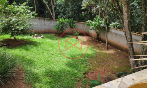 Chácara em Condomínio próximo ao Centro de Ibiúna! Interior de SP