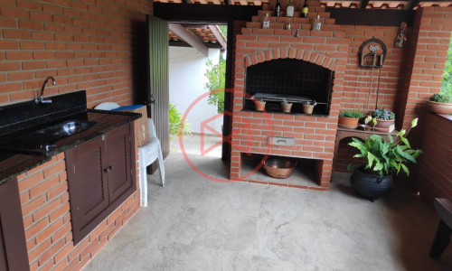 Chácara em Condomínio próximo ao Centro de Ibiúna! Interior de SP