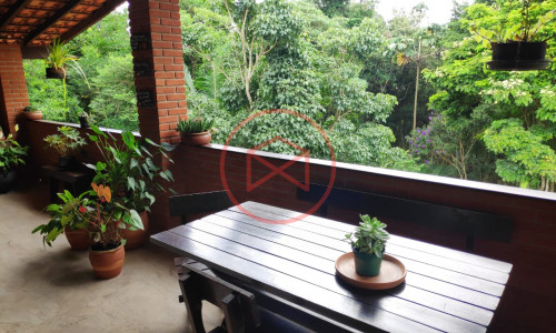 Chácara em Condomínio próximo ao Centro de Ibiúna! Interior de SP