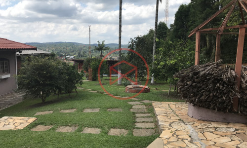 Chácara Antes do Centro de Ibiúna. Interior de SP