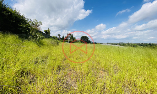 Terremo Plano em Loteamento Fechado Antes do Centro de Ibiúna!!