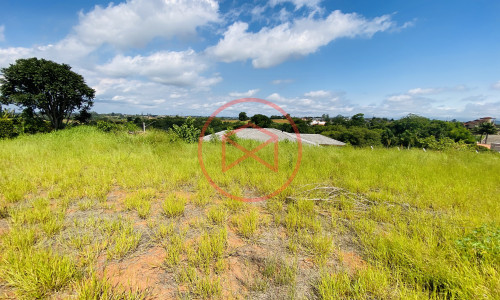 Terremo Plano em Loteamento Fechado Antes do Centro de Ibiúna!!