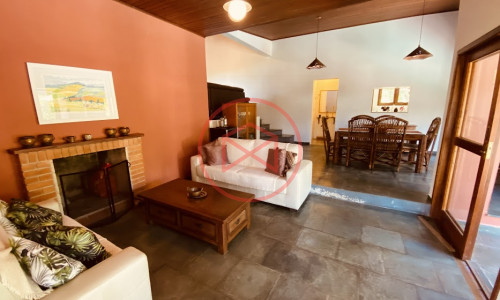 Chácara em Condomínio Fechado de Alto Padrão com acesso a Represa!!