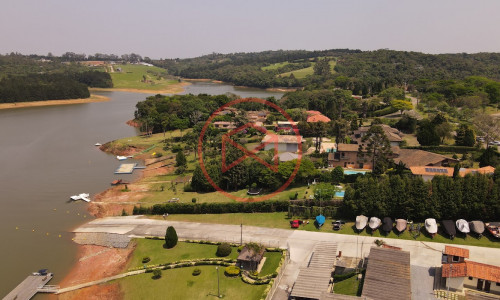 Chácara em Condomínio Fechado de Alto Padrão com acesso a Represa!!