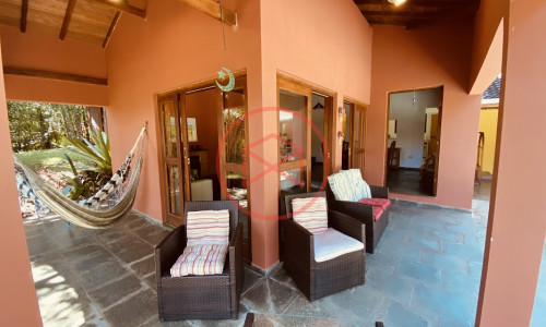 Chácara em Condomínio Fechado de Alto Padrão com acesso a Represa!!