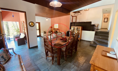 Chácara em Condomínio Fechado de Alto Padrão com acesso a Represa!!