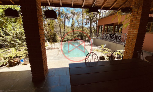 Chácara em Condomínio Fechado de Alto Padrão com acesso a Represa!!