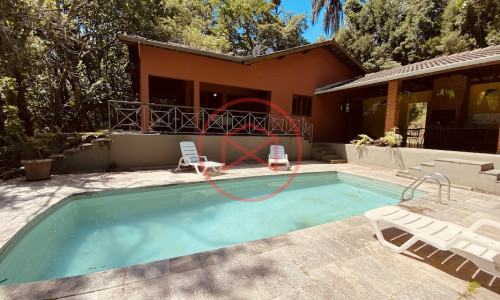 Chácara em Condomínio Fechado de Alto Padrão com acesso a Represa!!