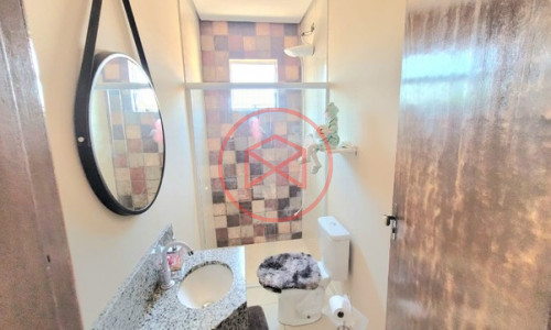 Casa com piscina em Condomínio Antes do Centro!!