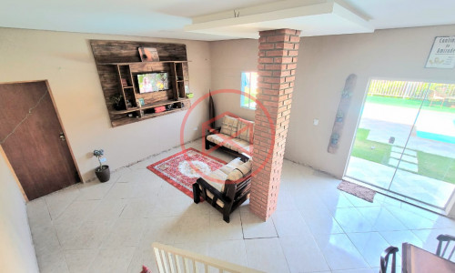 Casa com piscina em Condomínio Antes do Centro!!