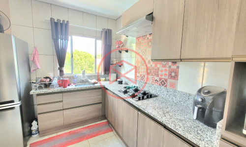 Casa com piscina em Condomínio Antes do Centro!!