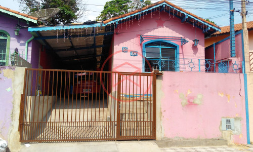 Casa no Centro de Ibiúna