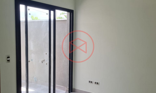 Casa em Condomínio em Salto!