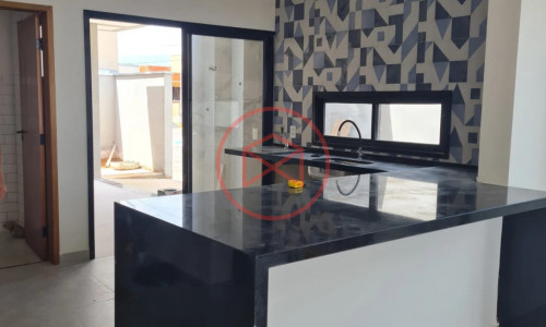 Casa em Condomínio em Salto!